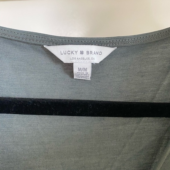 EUC Lucky Brand Wrap top women’s medium - Picture 3 of 3